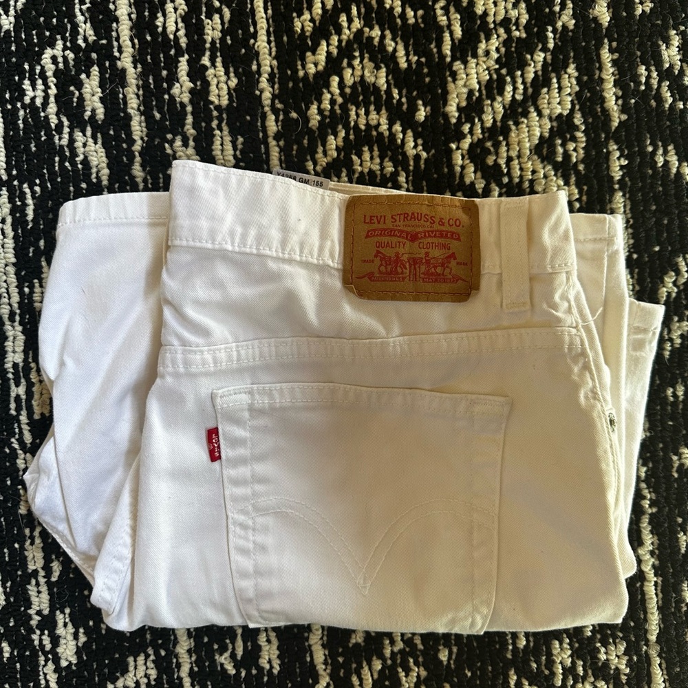 Levi’s white shorts